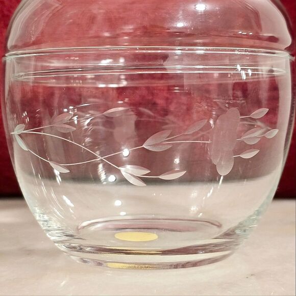 Vintage Princess House Heritage Etched Crystal Apple Candy / Nut Dish with lid - Picture 4 of 8